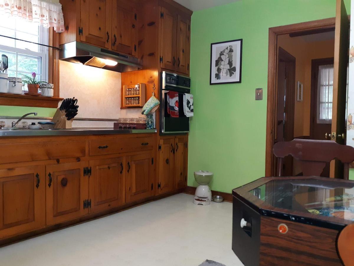 Quiet, Clean House W/ Steel Balls Bed & Breakfast Richmond Ngoại thất bức ảnh