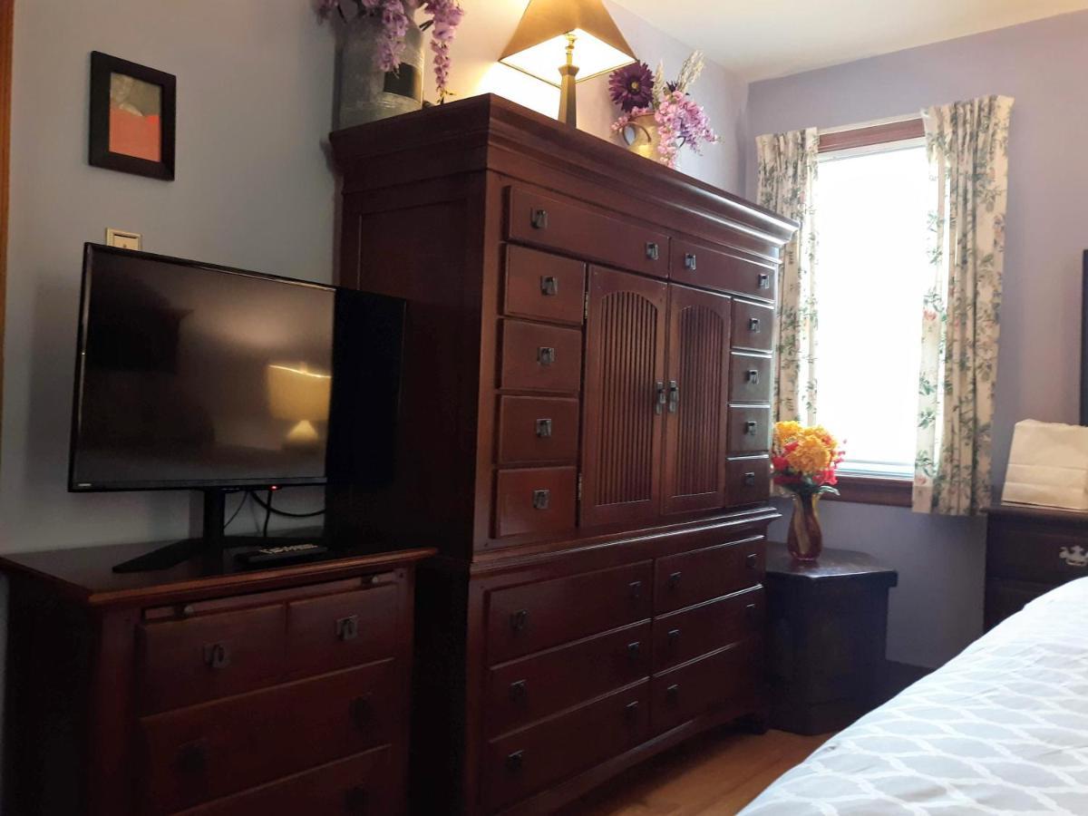 Quiet, Clean House W/ Steel Balls Bed & Breakfast Richmond Ngoại thất bức ảnh
