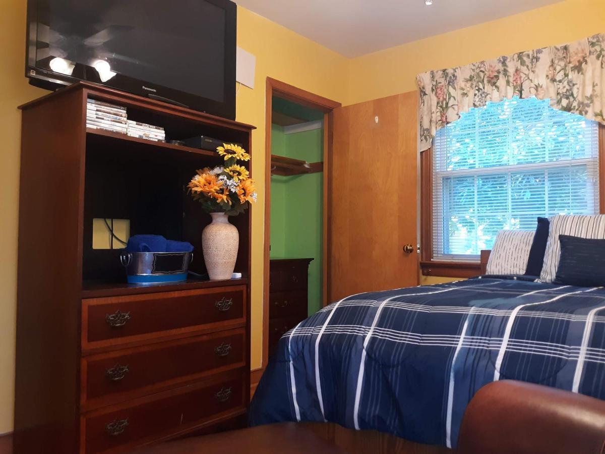 Quiet, Clean House W/ Steel Balls Bed & Breakfast Richmond Ngoại thất bức ảnh